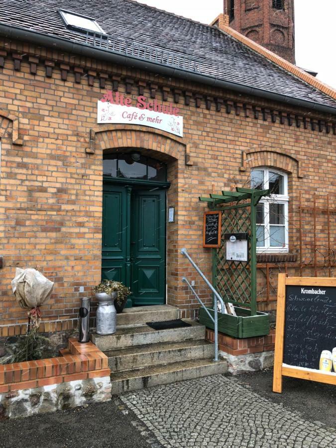 Alte Schule Cafe Und Pension Drehna Екстериор снимка