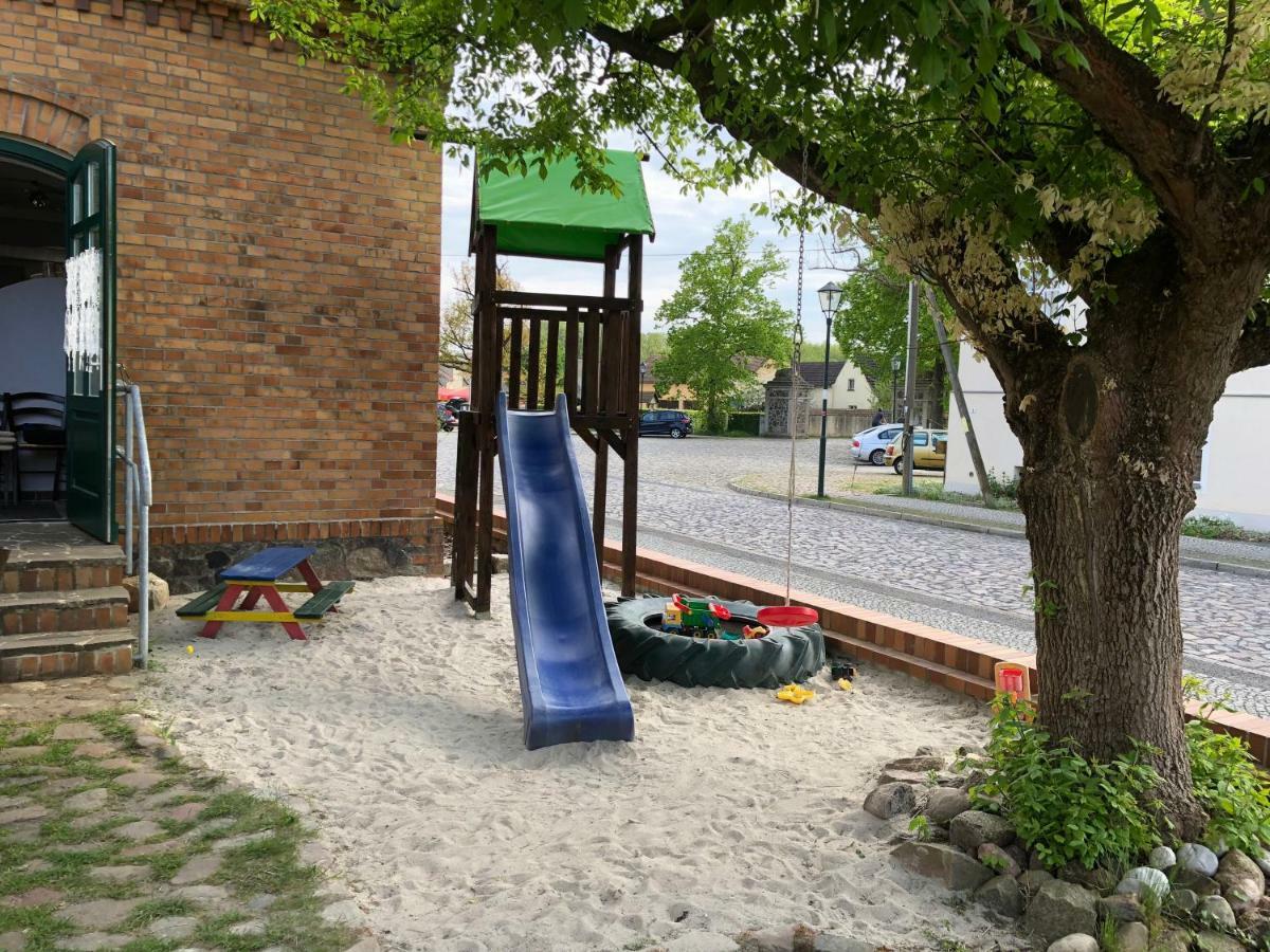 Alte Schule Cafe Und Pension Drehna Екстериор снимка